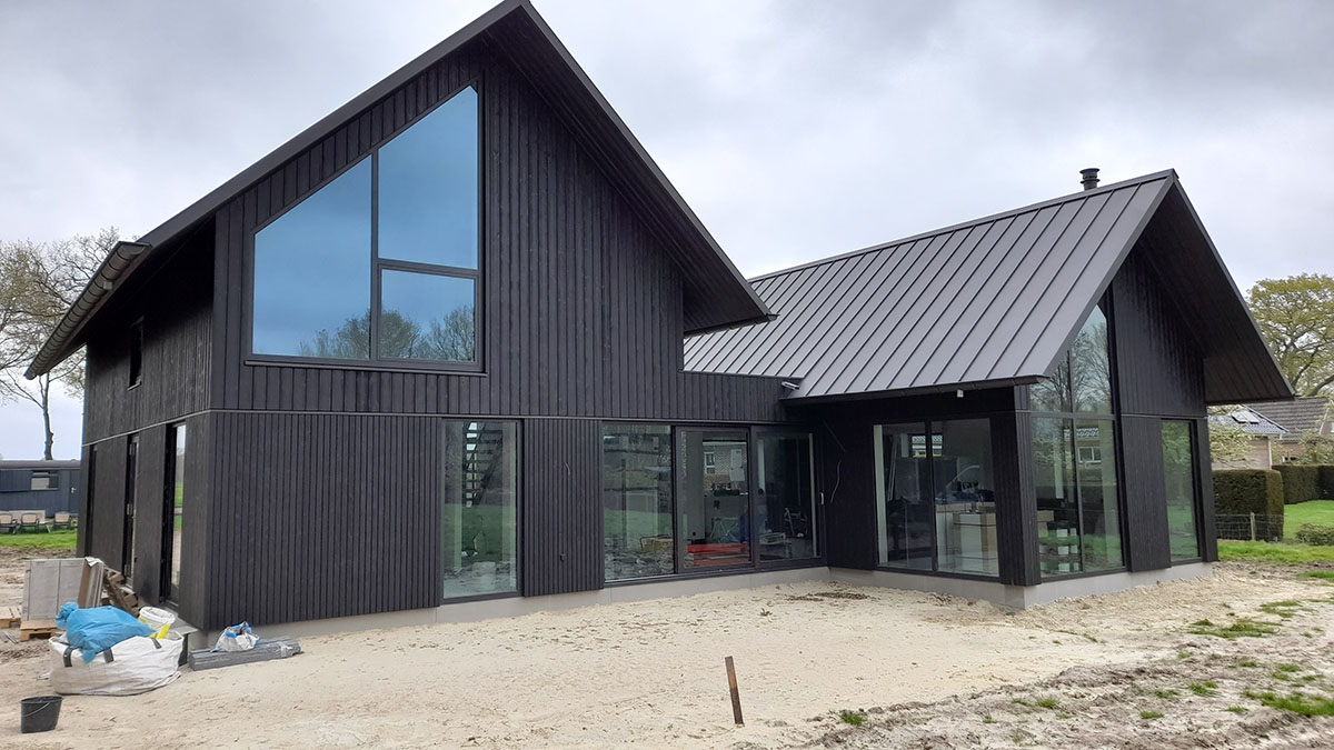 ingz-bouw-buitenaanzicht-aluminium-kozijnen-drenthe